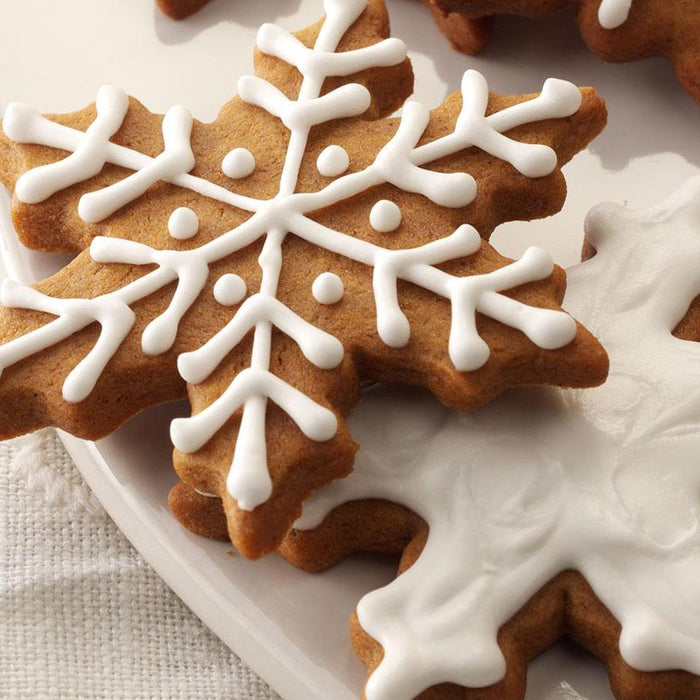 D&C Monthly Recipes - Gingerbread Christmas Snowflake Biscuits