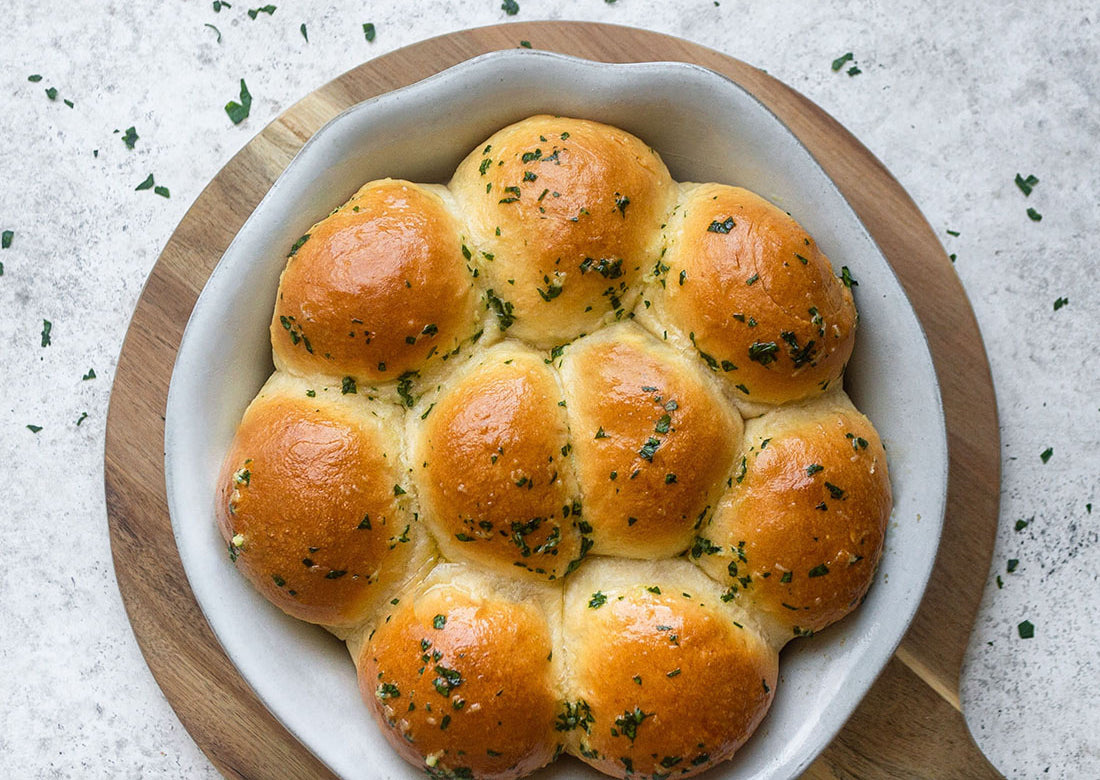 D & C Recipes - Brioche Cheesy Garlic Rolls