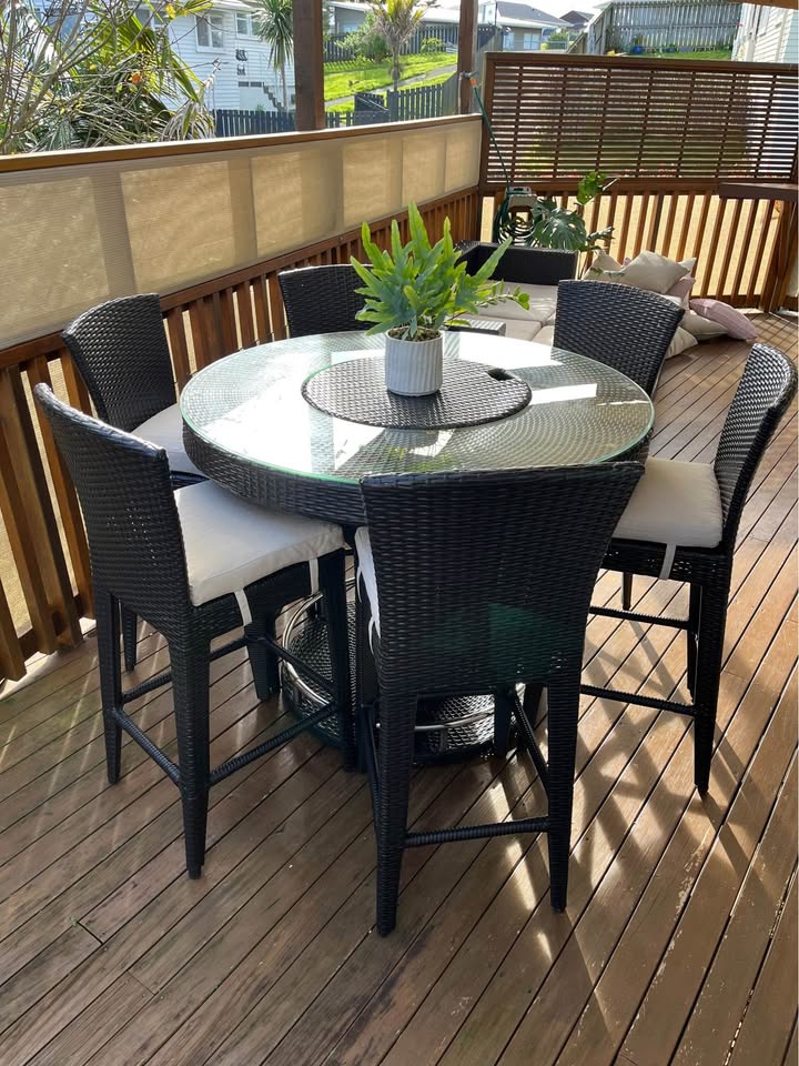 Bliss Bar Leaner - White Pepper