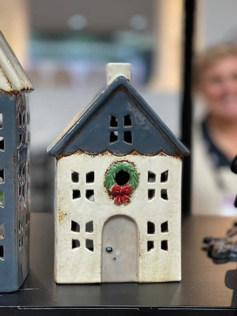 Christmas Tea Light House Blue with small wreath