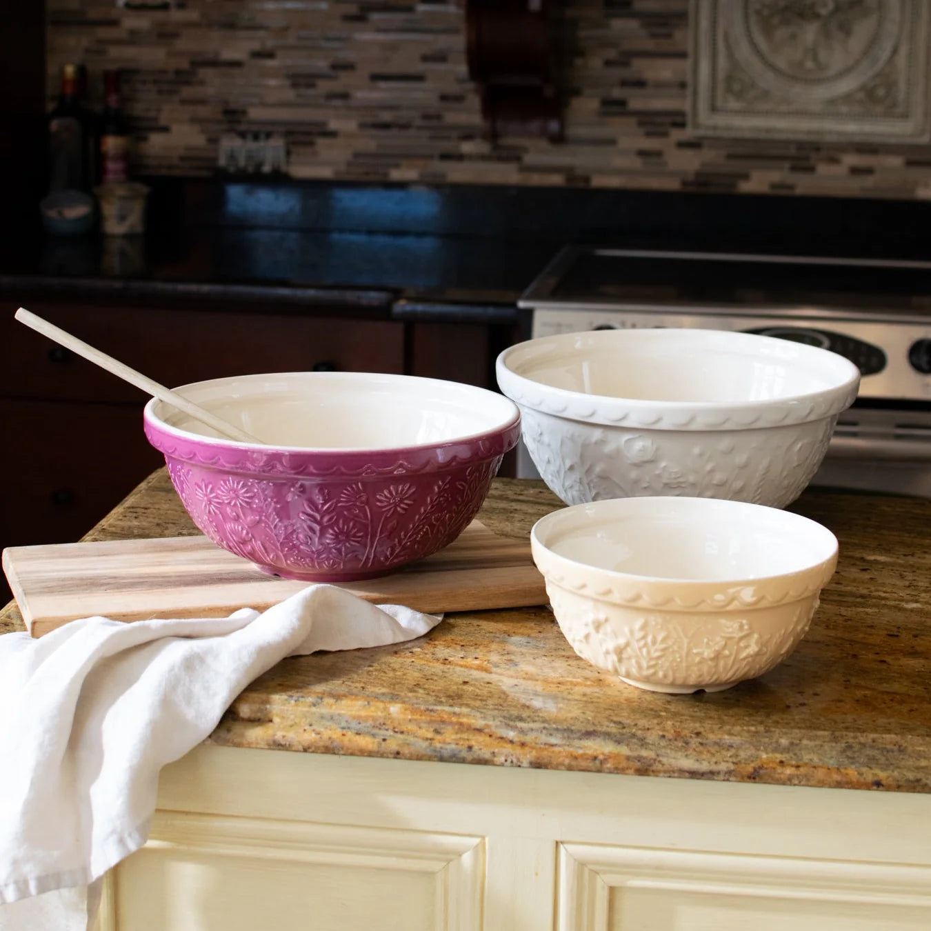 Mason and Cash 29cm Meadow Rose Mixing Bowl Cream