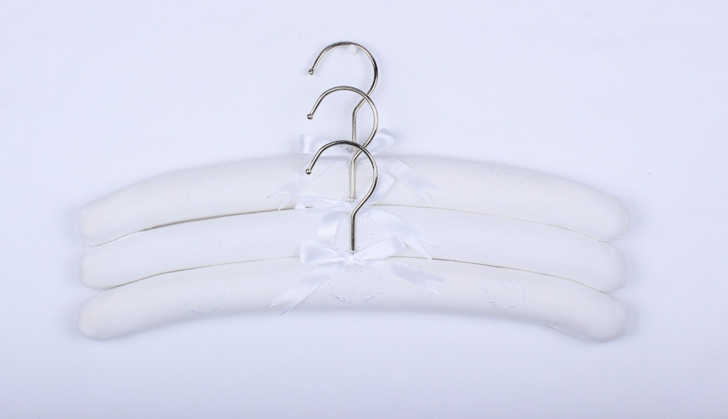 Embroided Hanger Heart White