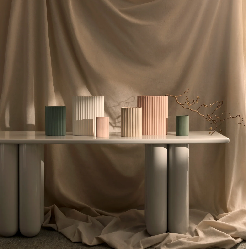 Ribbed Infinity Vase Snow (L)