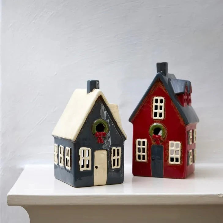 Alsace Tea Light Cottage Red with Wreath