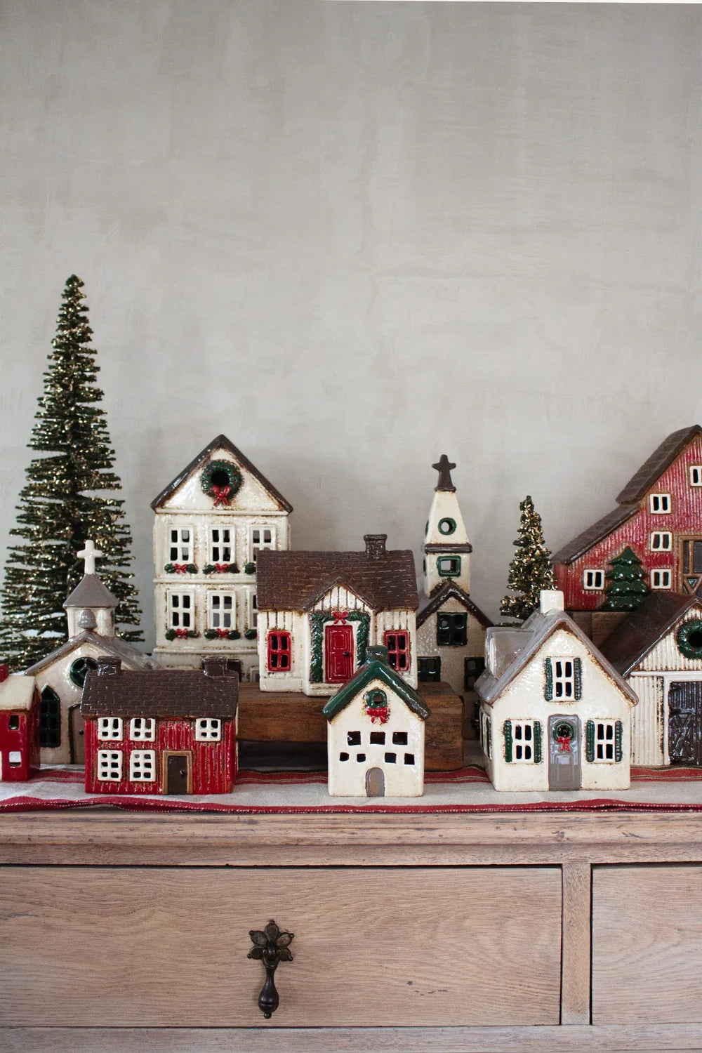 Alsace Tea Light Nordgard Cottage with Bow Wreath