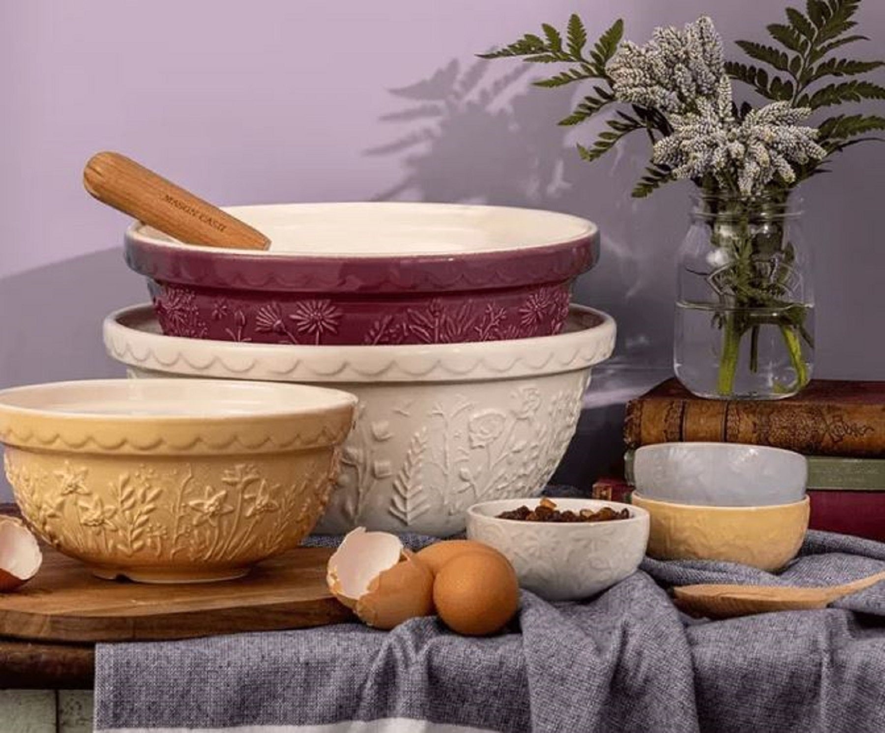 Mason and Cash   Meadow Yellow Daffodil mixing bowl 21cm