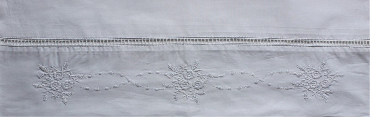 Embroidered Pillowcase Daisy Chain