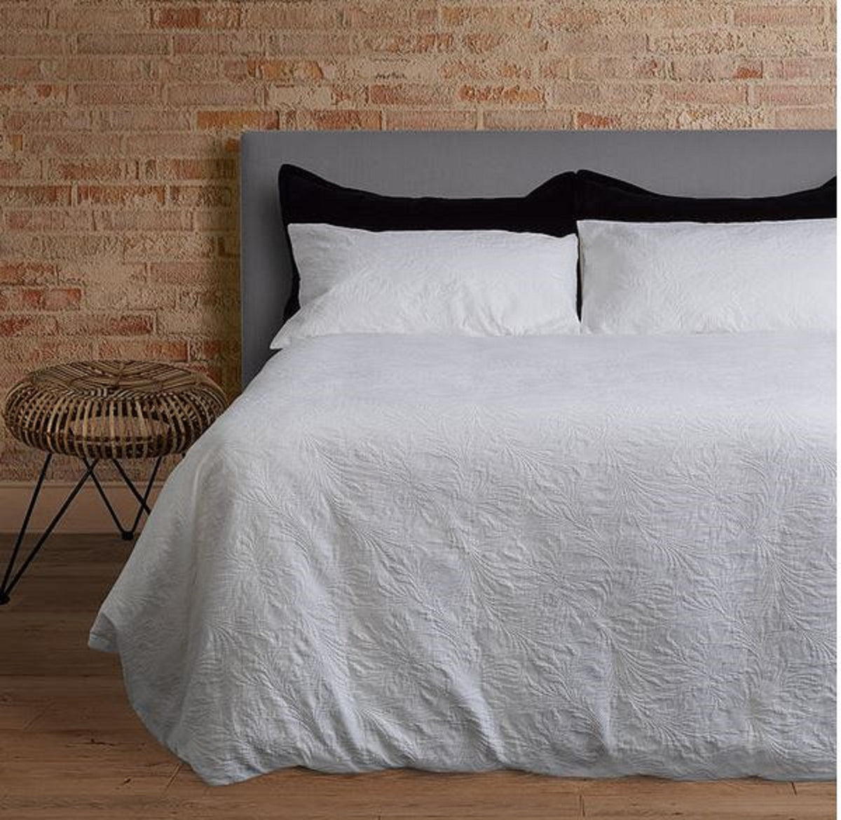 Mimosa Duvet set White Queen